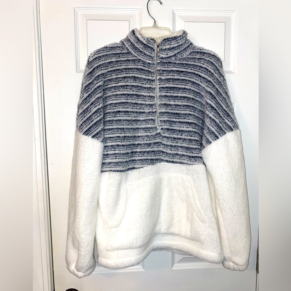Women’s Fluffy grey and white 3/4 zip pullover. Size L. NWT